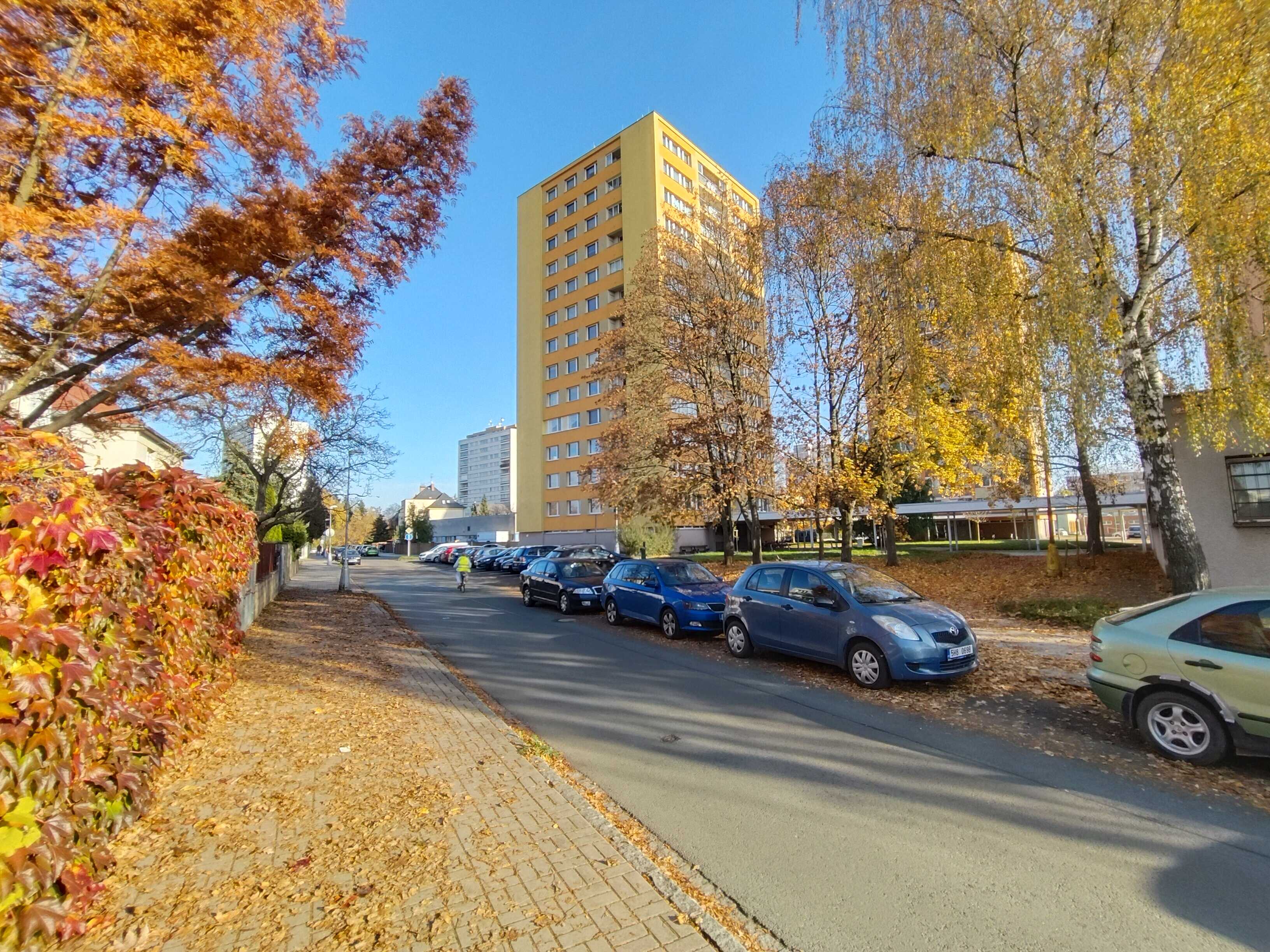 PRONAJATO - Pronájem bytu 1+kk s lodžií, Gebauerova, Hradec Králové